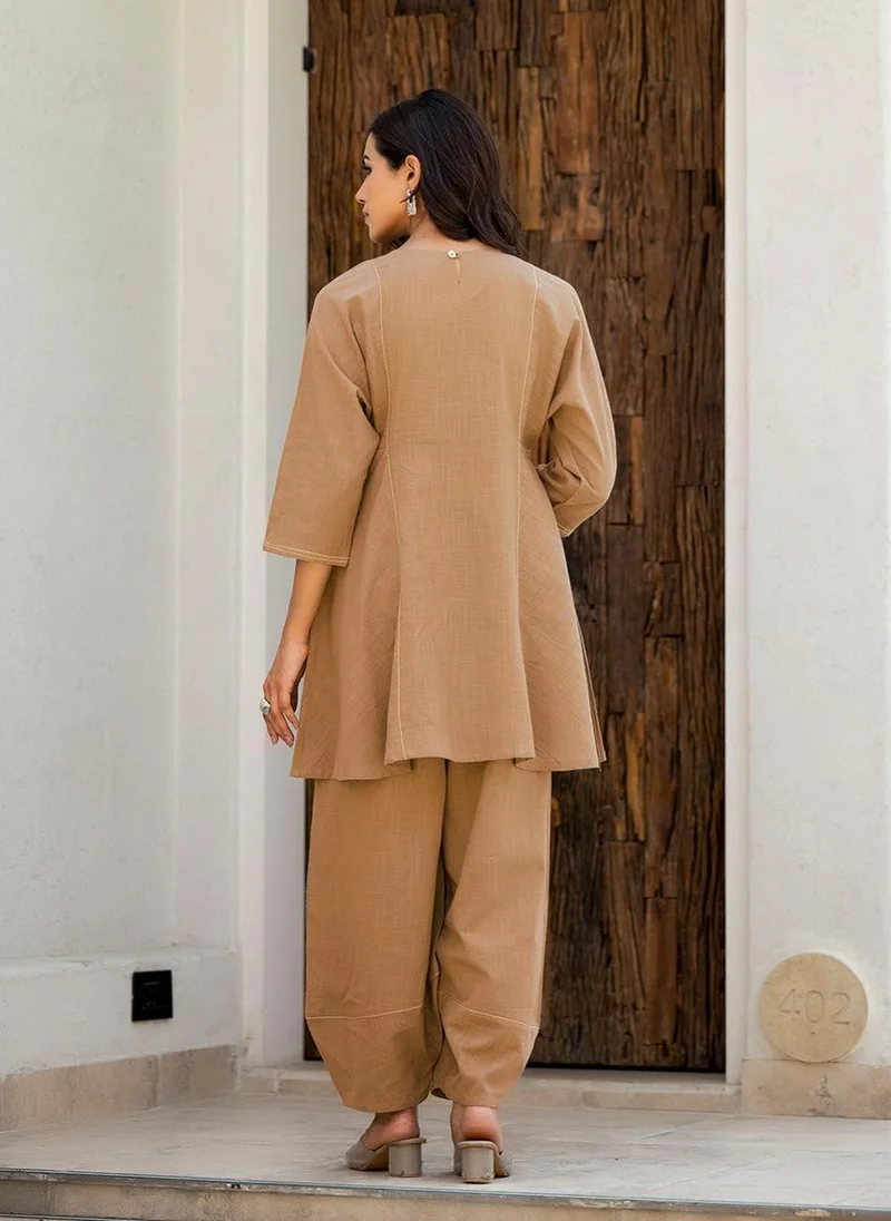 جو سريكي كورتا جاسكي المصنوعة من فزق A-Line النسائي من GoSriKi مع بنطال (بانجارا بيج-GS_L_Beige_Large)